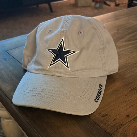 Dallas Cowboys Beige Cap - Picture 1 of 2